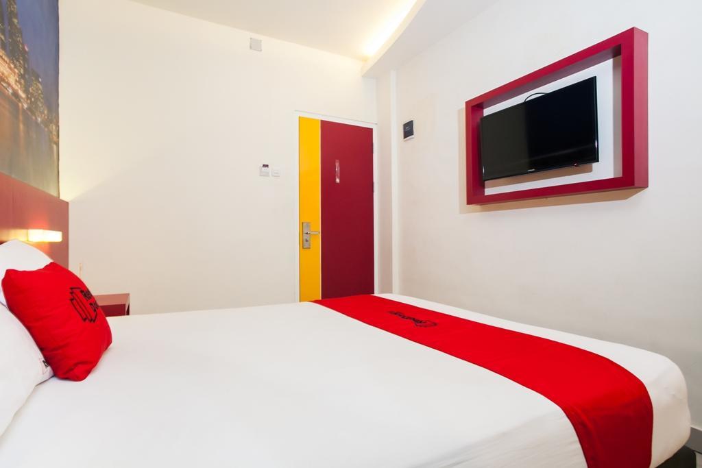 Reddoorz Near Hawaii Water Park Hotel Malang Exterior photo